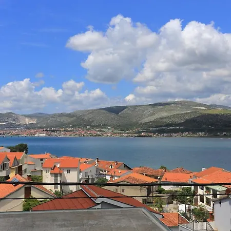 Apartment With A Parking Space Mastrinka, Ciovo - 4324