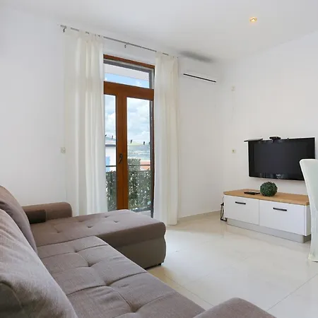 With A Parking Space Mastrinka, Ciovo - 4324 Apartment