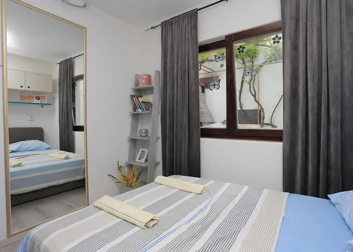 Apartment With Parking Space Mastrinka, Ciovo - 4324