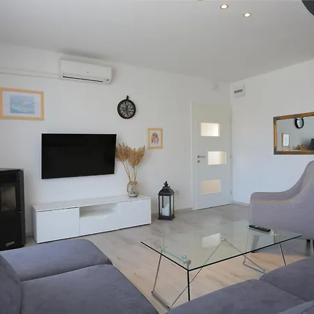 Apartman With Parking Space Mastrinka, Ciovo - 4324